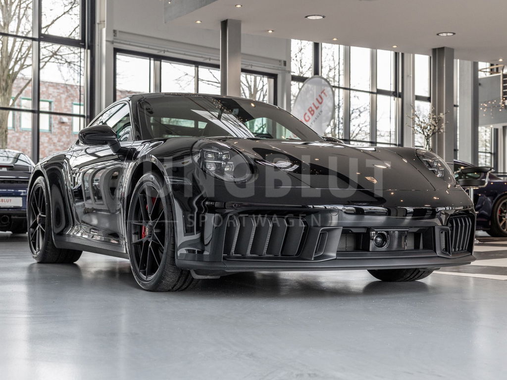 Porsche 992.2 Carrera 4 GTS