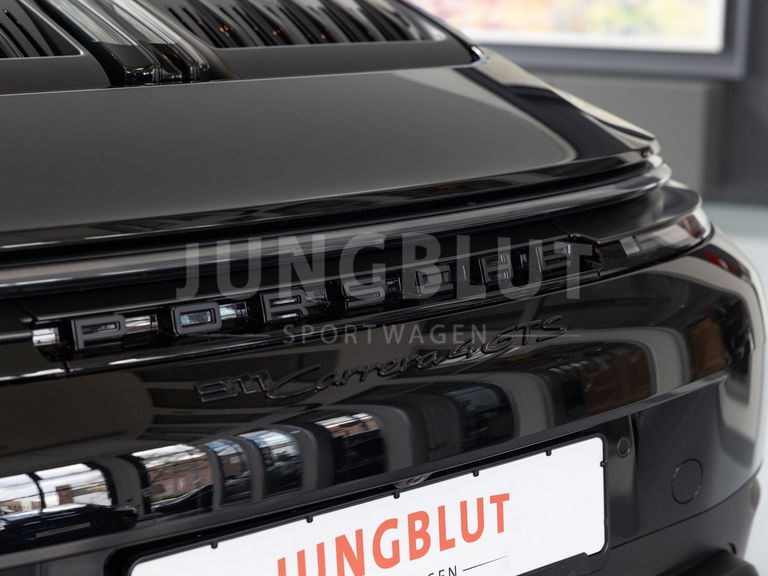 Porsche 992.2 Carrera 4 GTS