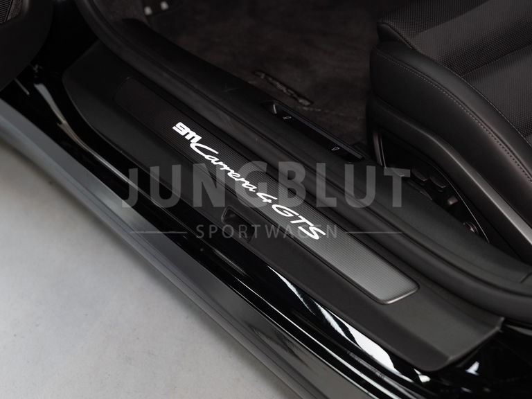 Porsche 992.2 Carrera 4 GTS