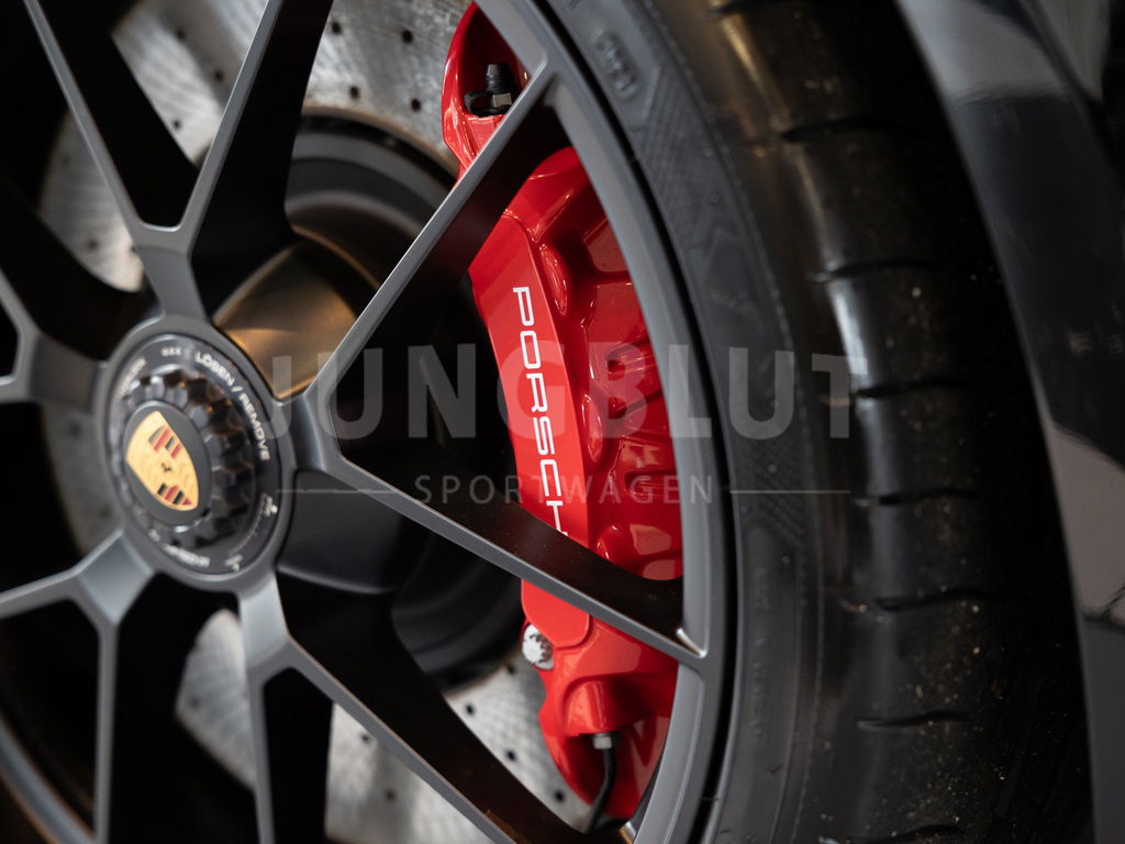 Porsche 992.2 Carrera 4 GTS