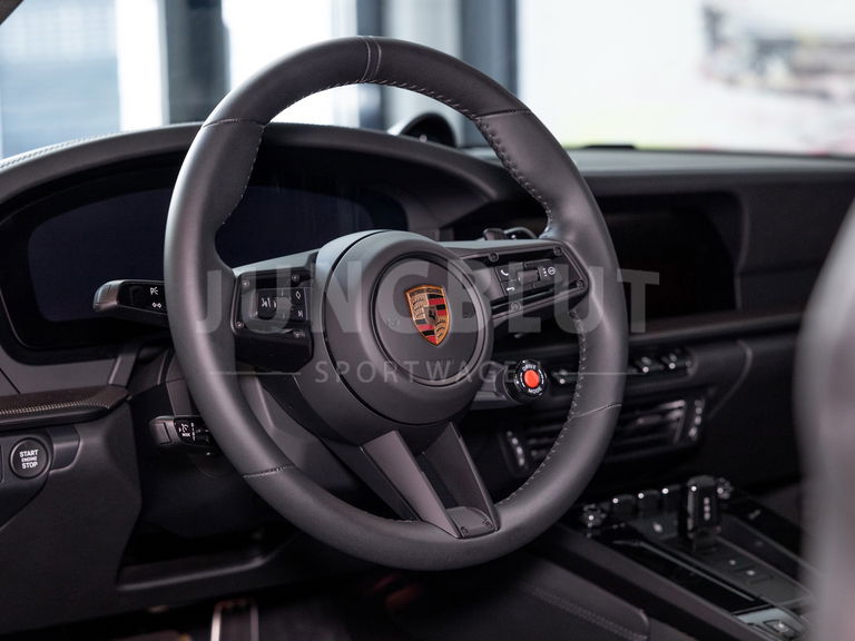 Porsche 992.2 Carrera 4 GTS