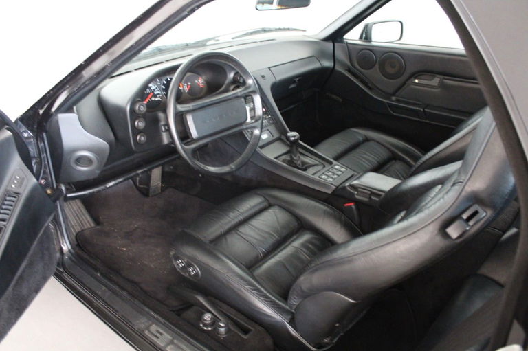 Porsche 928 S4