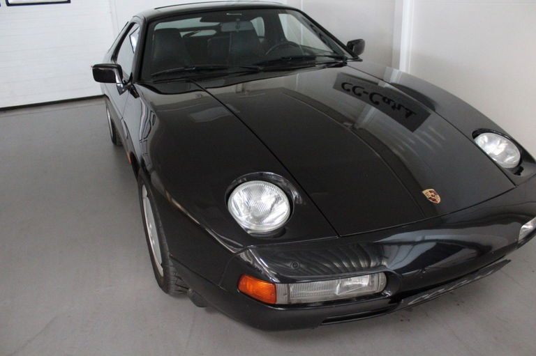 Porsche 928 S4