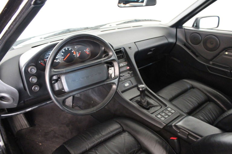 Porsche 928 S4