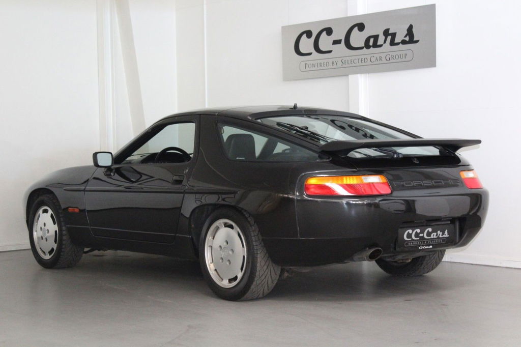 Porsche 928 S4