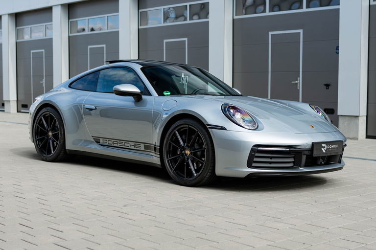 Porsche 992 Carrera