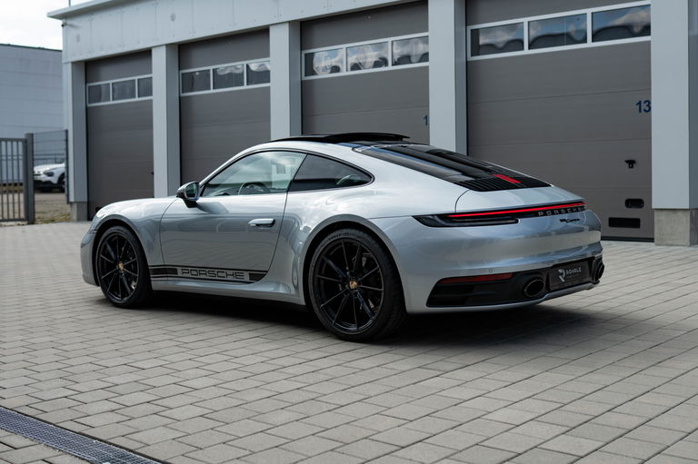 Porsche 992 Carrera
