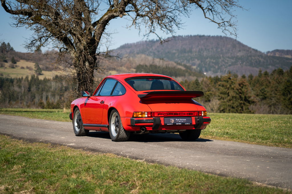 Porsche 911 Carrera 3.2