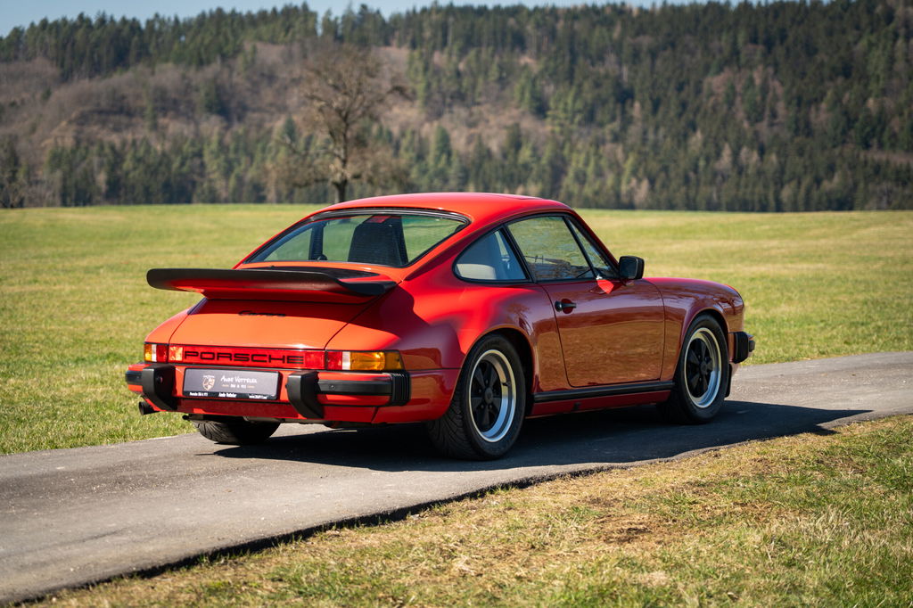 Porsche 911 Carrera 3.2