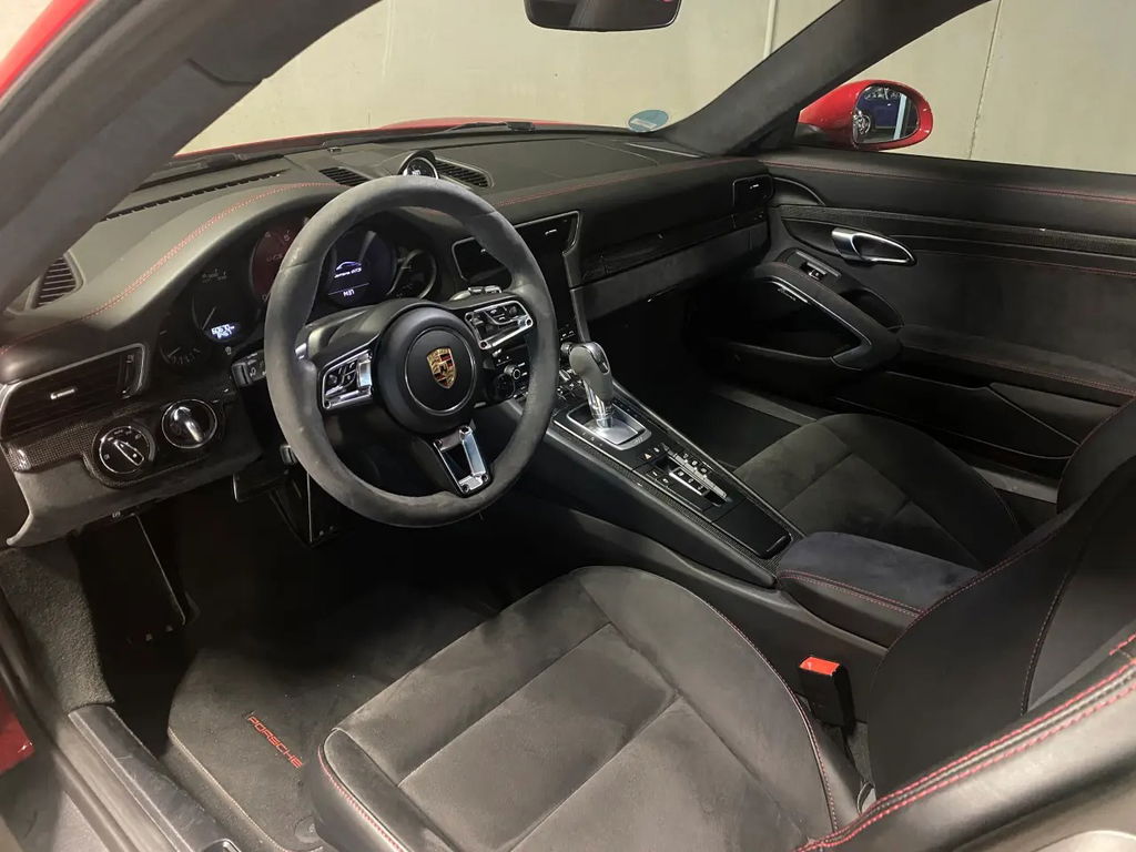 Porsche 991.2 Carrera GTS