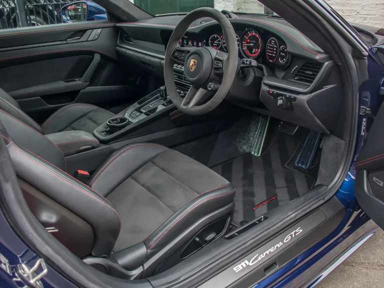 Porsche 992 Carrera GTS