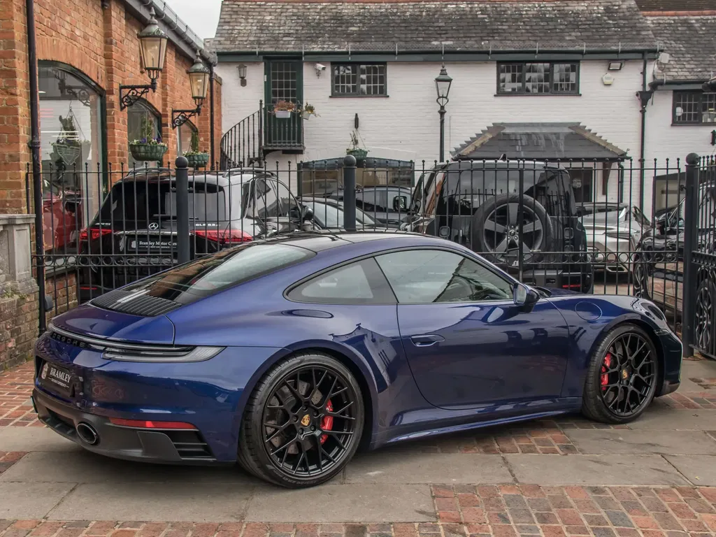 Porsche 992 Carrera GTS