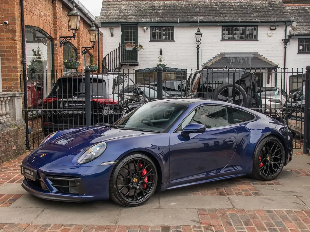 Porsche 992 Carrera GTS