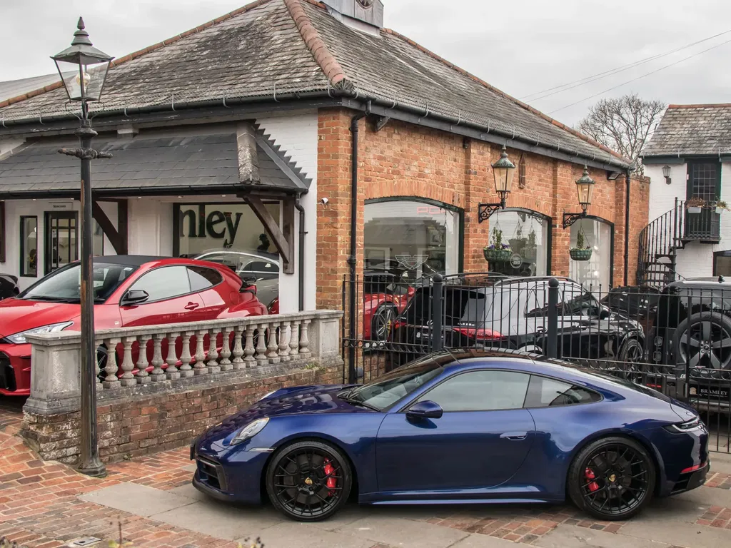 Porsche 992 Carrera GTS