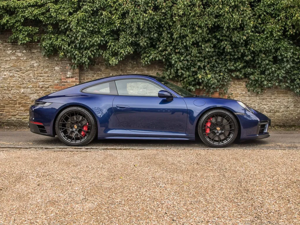 Porsche 992 Carrera GTS