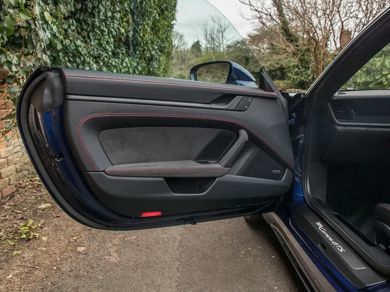 Porsche 992 Carrera GTS