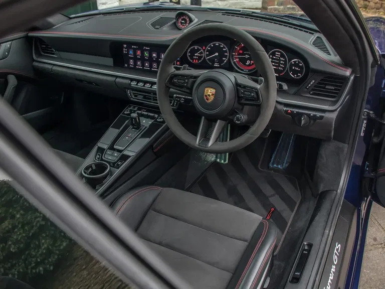 Porsche 992 Carrera GTS