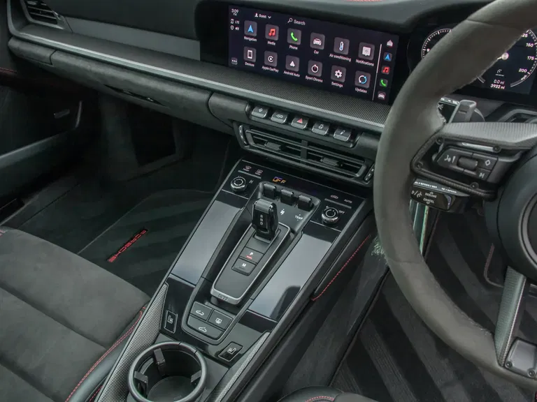 Porsche 992 Carrera GTS