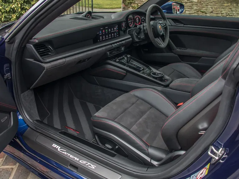 Porsche 992 Carrera GTS