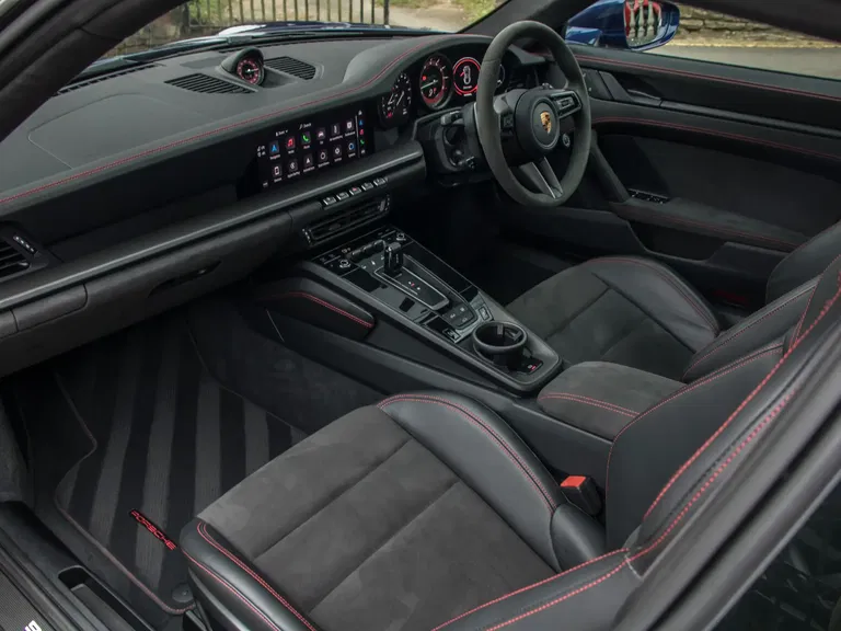 Porsche 992 Carrera GTS