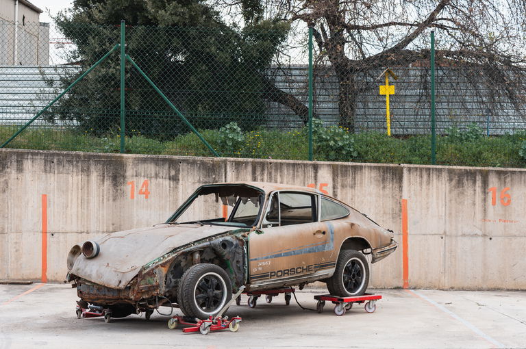 Porsche 911 Carrera 2.7