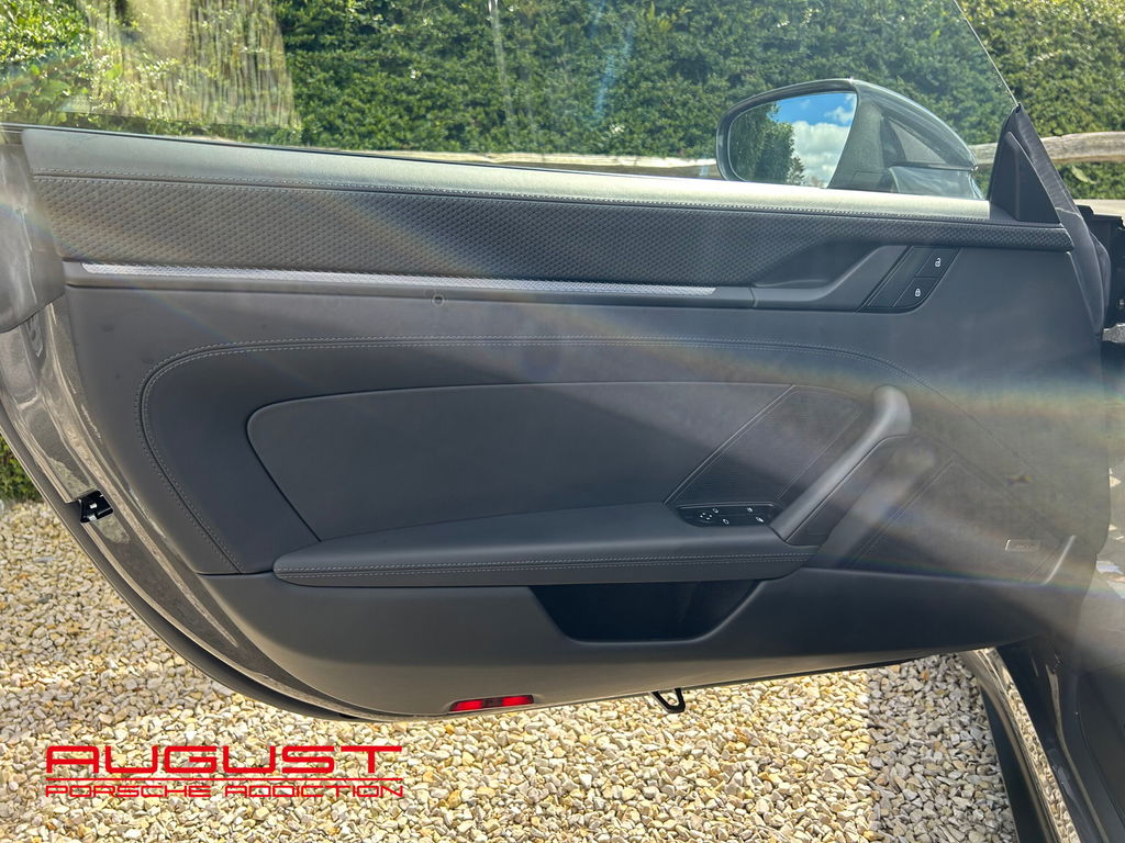 Porsche 992 GT3 Touring