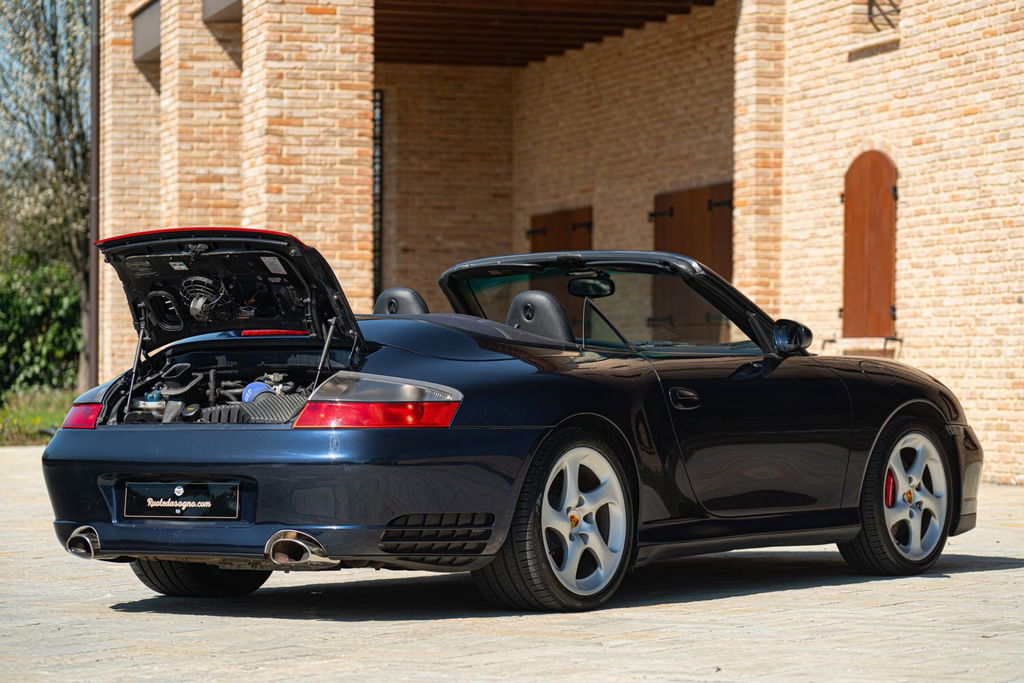 Porsche 996 Carrera 4S