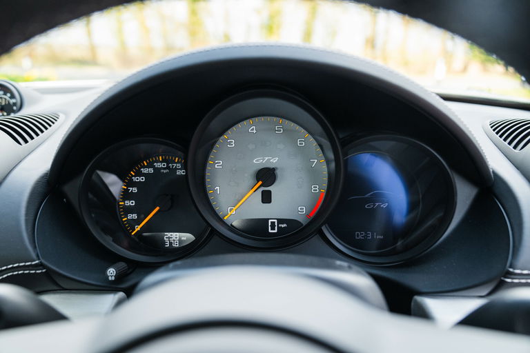 Porsche 718 Cayman GT4