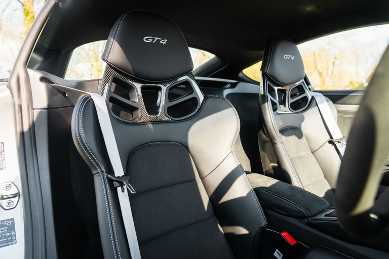 Porsche 718 Cayman GT4