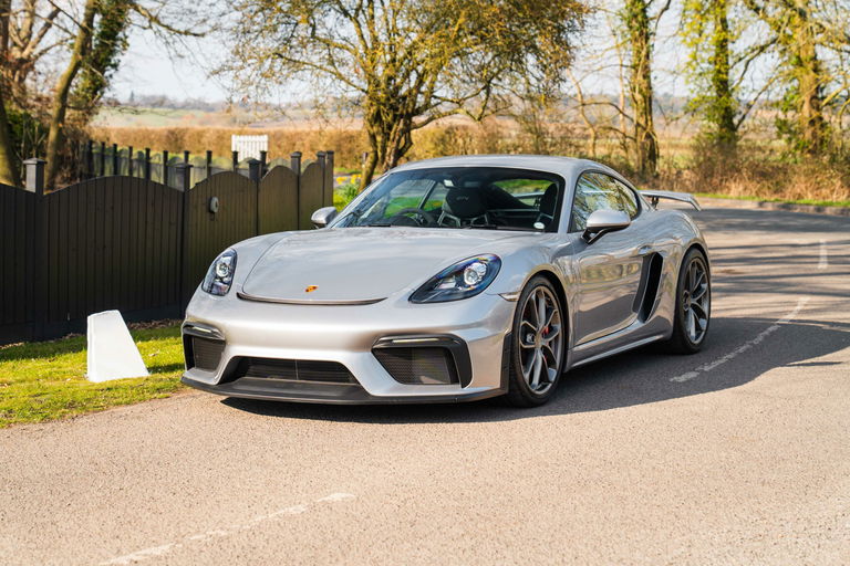 Porsche 718 Cayman GT4