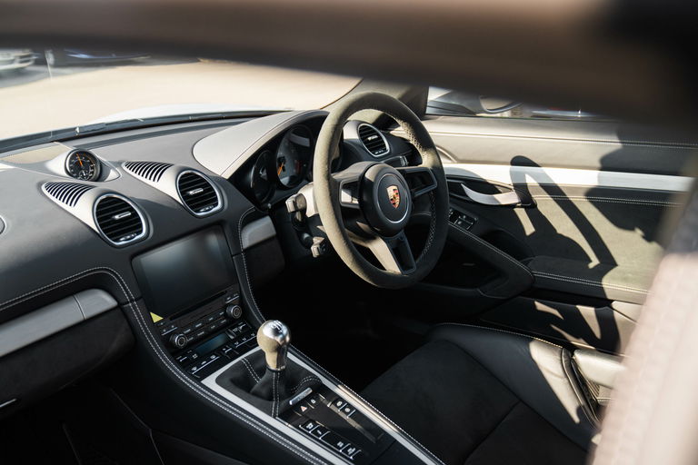 Porsche 718 Cayman GT4