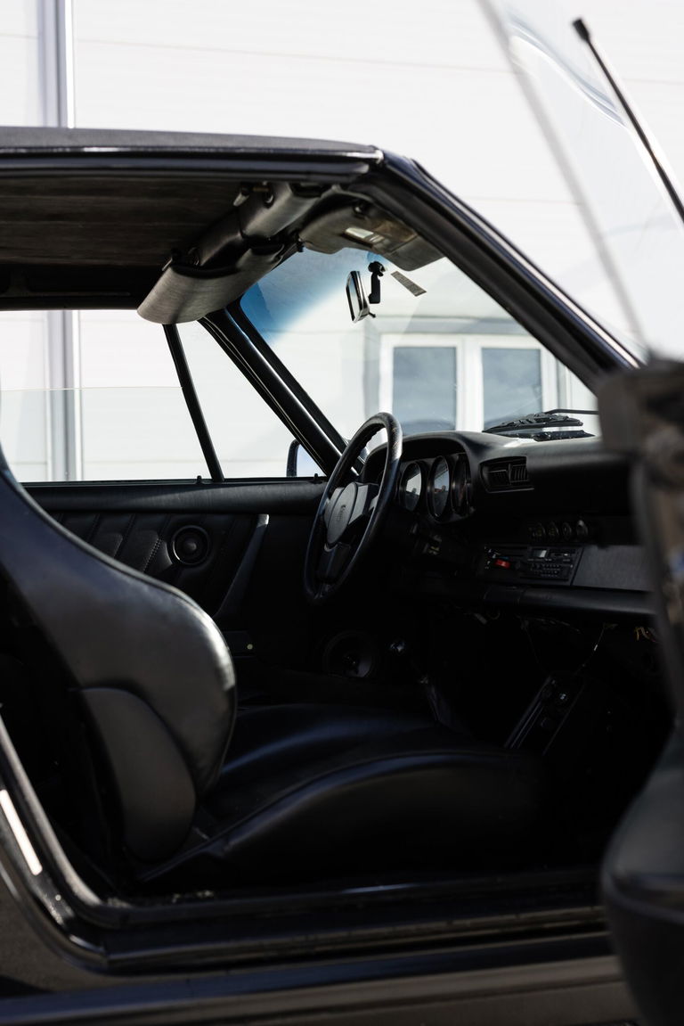 Porsche 911 Carrera 3.2 (US)