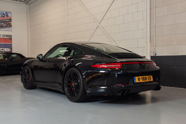 Porsche 991 Carrera 4 GTS