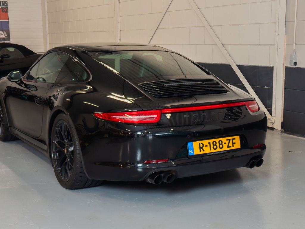 Porsche 991 Carrera 4 GTS