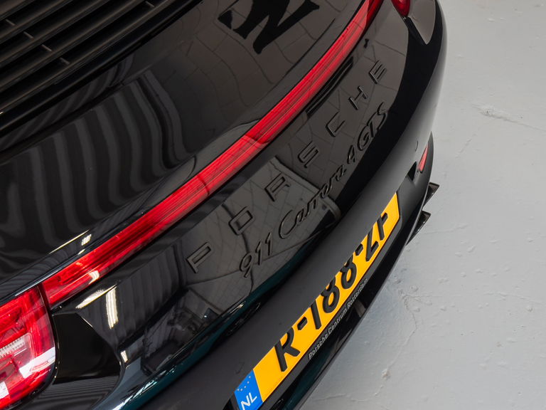 Porsche 991 Carrera 4 GTS