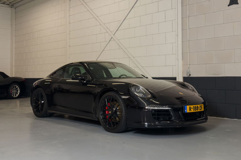 Porsche 991 Carrera 4 GTS