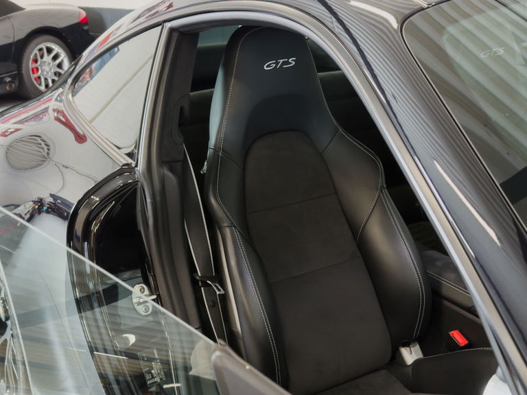 Porsche 991 Carrera 4 GTS