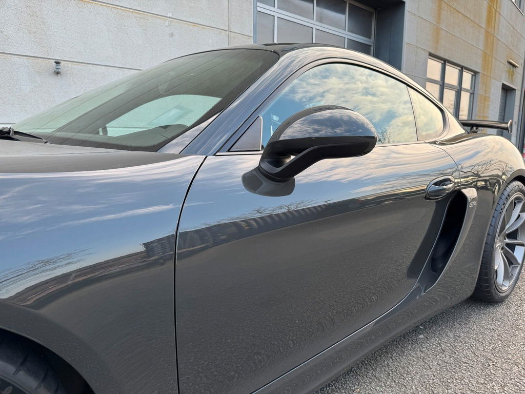 Porsche 981 Cayman GT4