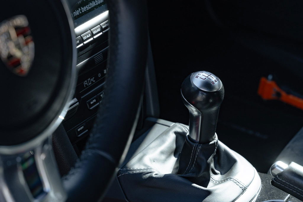 Porsche 987 Cayman R