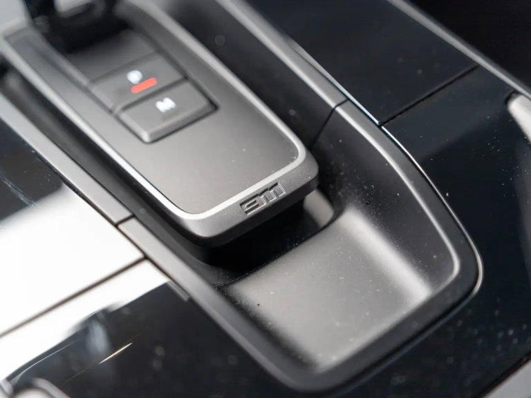 Porsche 992 Carrera 4 GTS