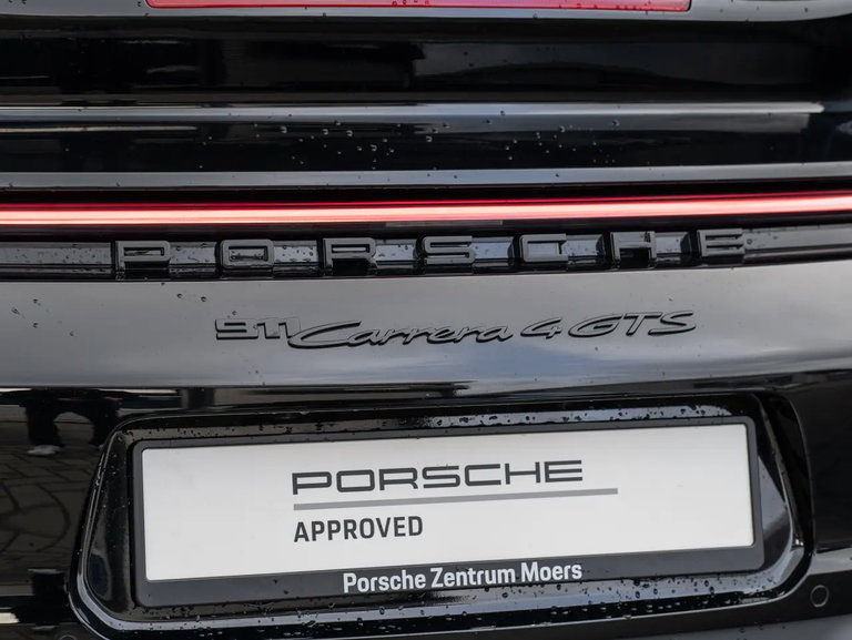 Porsche 992 Carrera 4 GTS