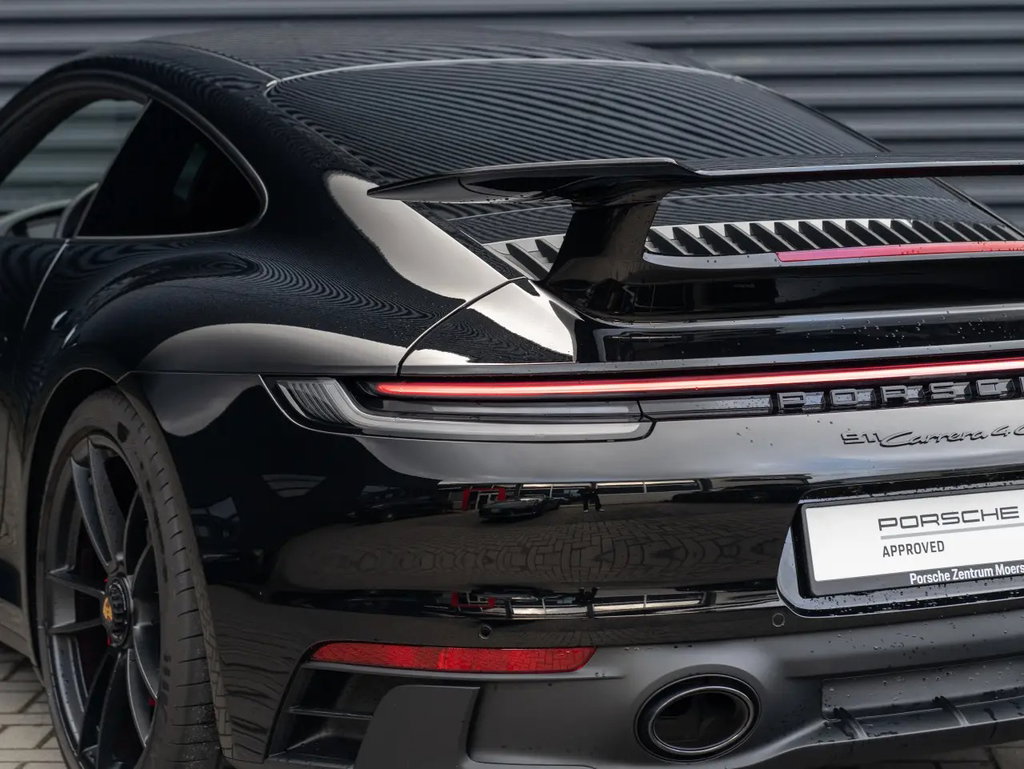 Porsche 992 Carrera 4 GTS