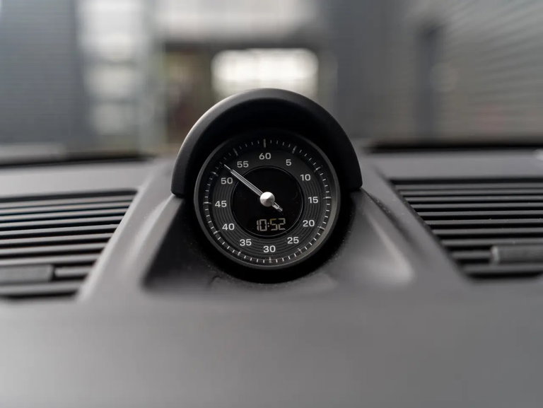 Porsche 992 Carrera 4 GTS