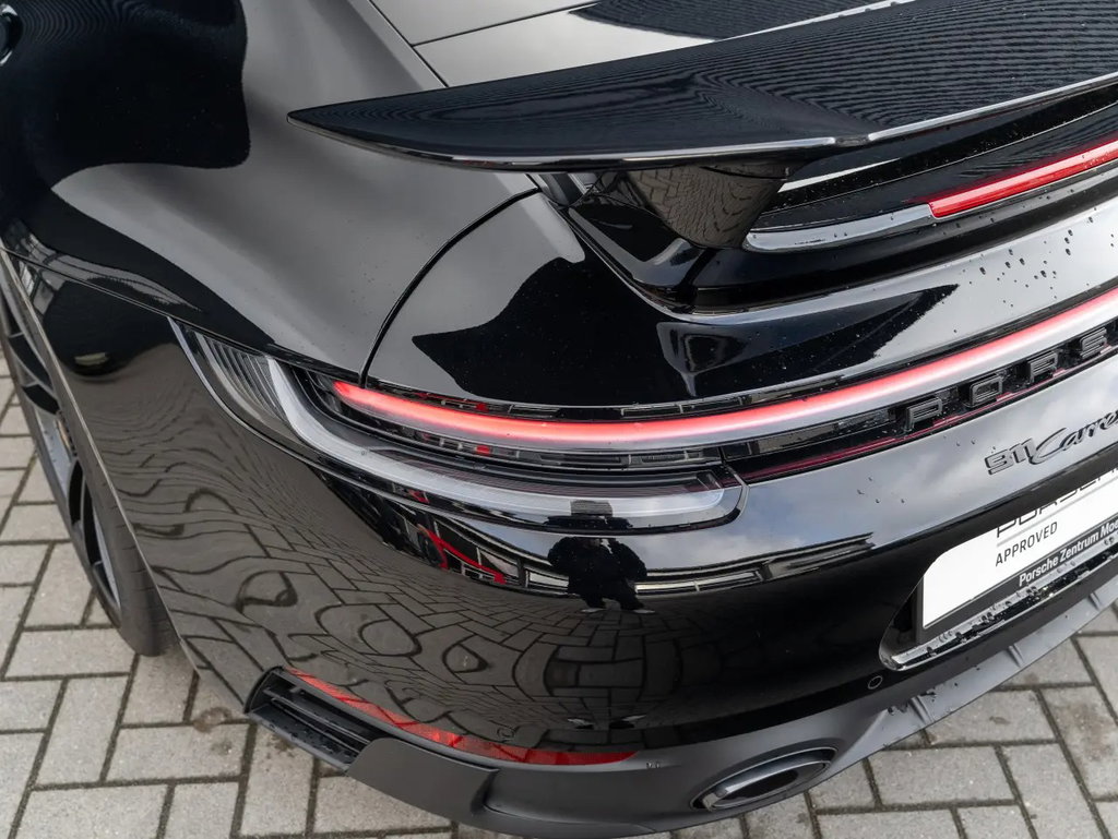 Porsche 992 Carrera 4 GTS
