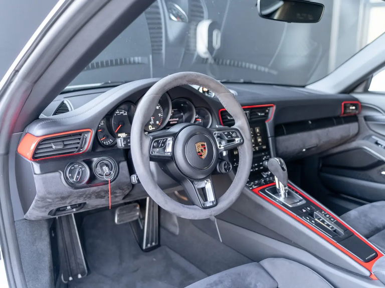 Porsche 991.2 Carrera GTS