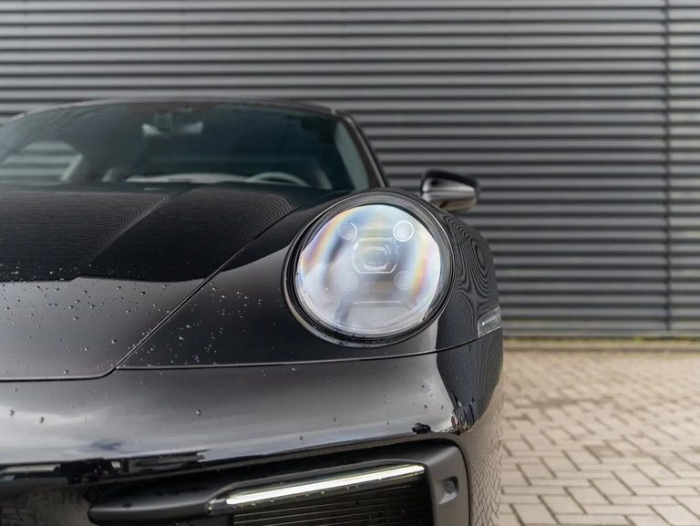 Porsche 992 Carrera 4 GTS