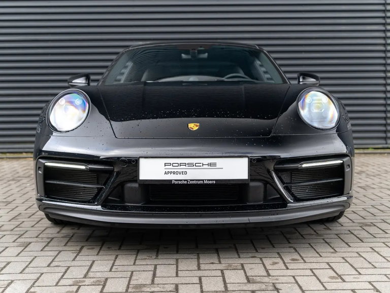 Porsche 992 Carrera 4 GTS