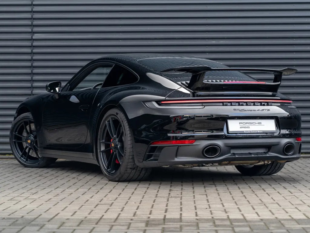 Porsche 992 Carrera 4 GTS