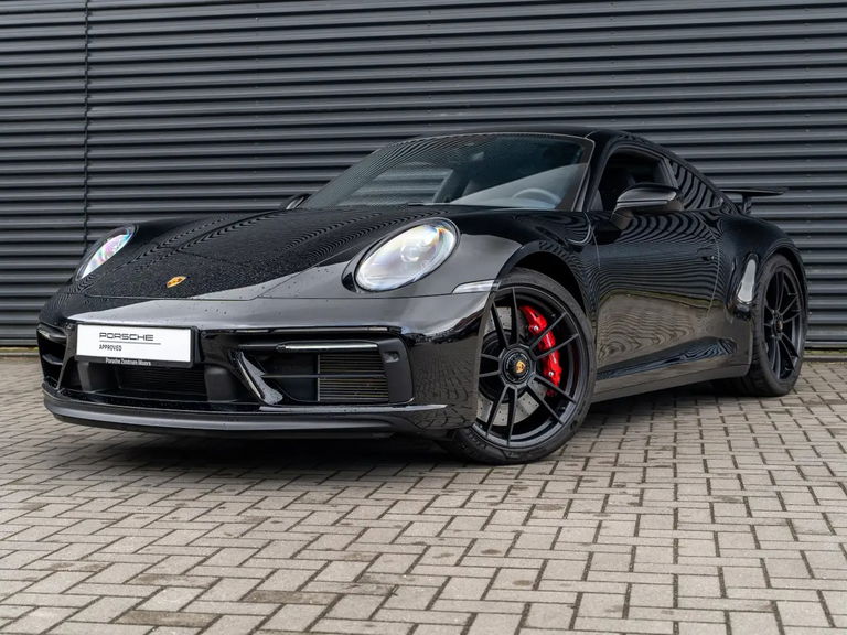 Porsche 992 Carrera 4 GTS