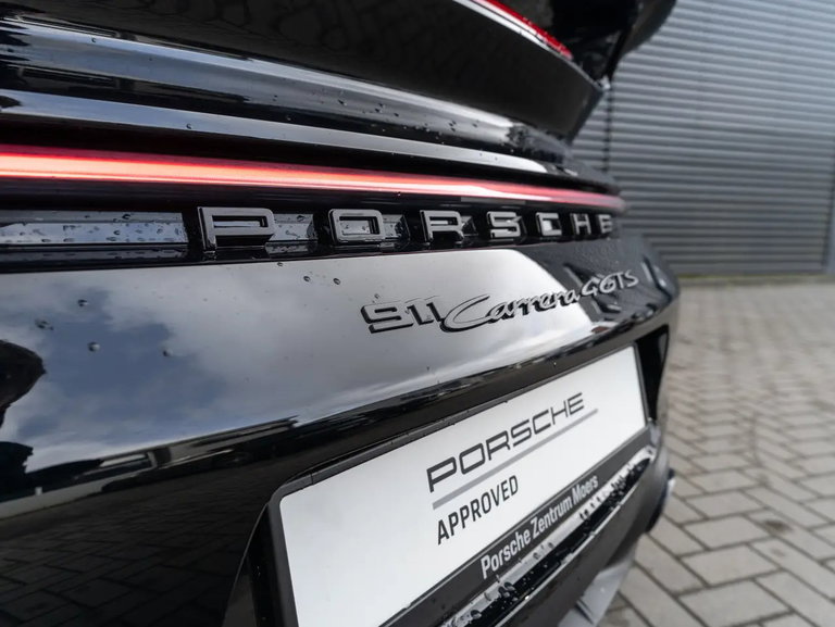 Porsche 992 Carrera 4 GTS